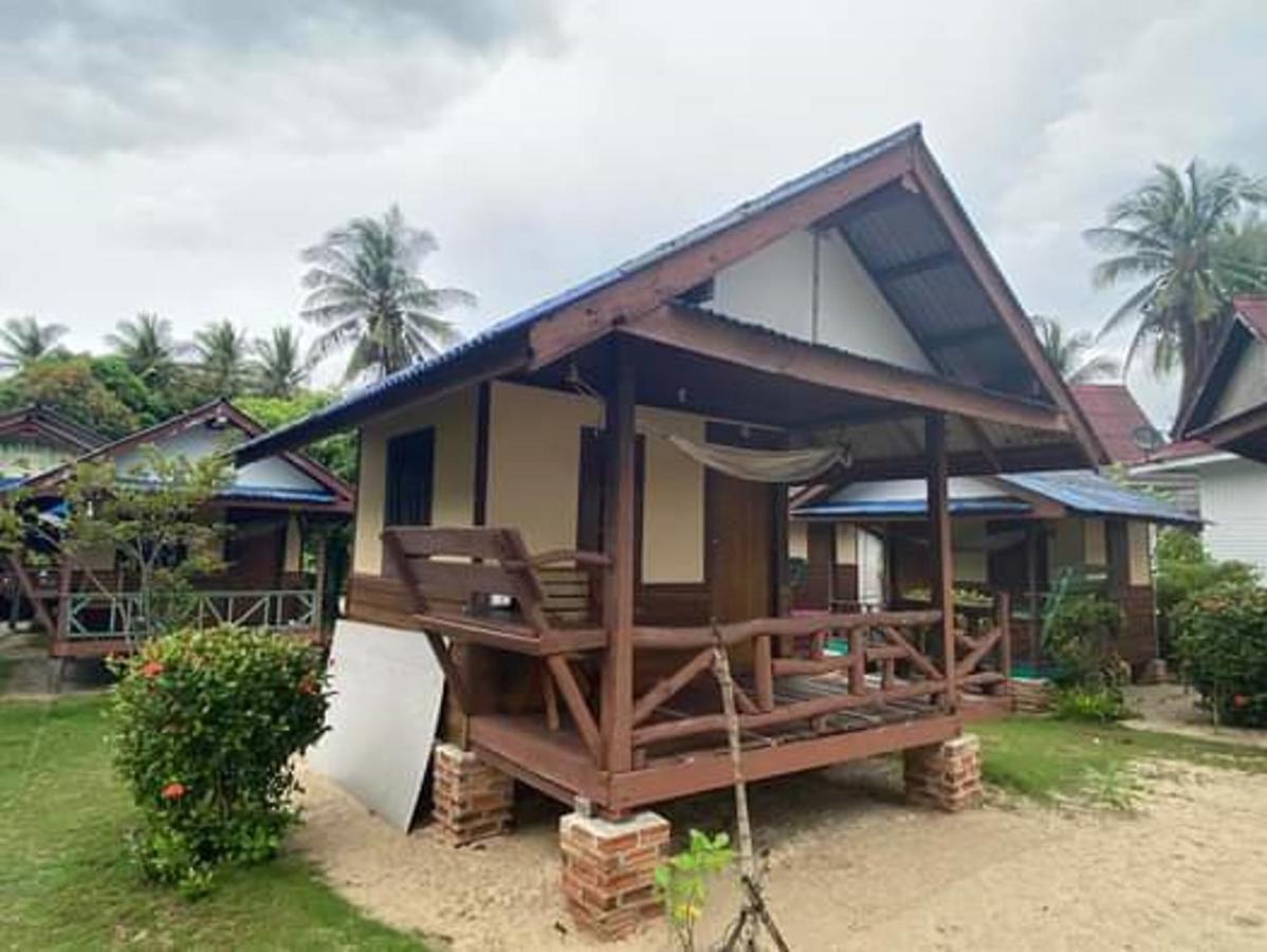 Pinks Bungalow Baan Tai Exterior photo